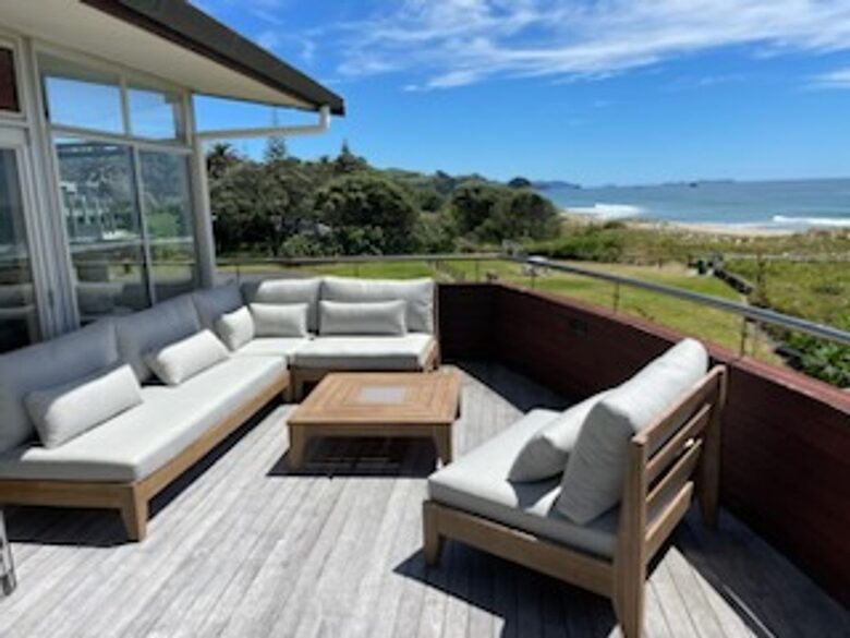 Beachfront Paradise | Whiritoa Beach Home - Whangamatā, New Zealand