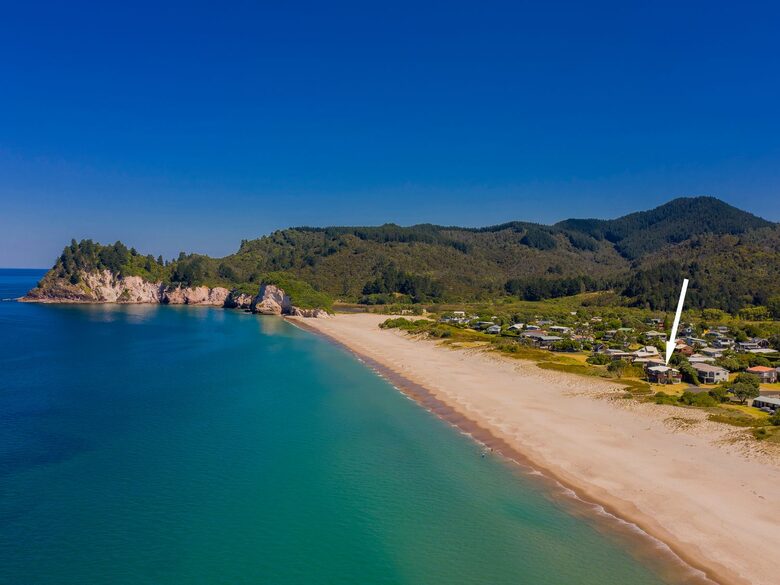 Beachfront Paradise | Whiritoa Beach Home - Whangamatā, New Zealand
