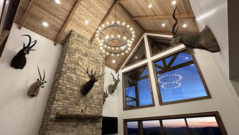 Whispering Winds Mountain Retreat - Ellijay, Georgia
