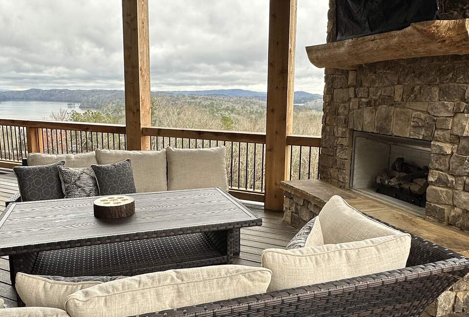 Whispering Winds Mountain Retreat - Ellijay, Georgia