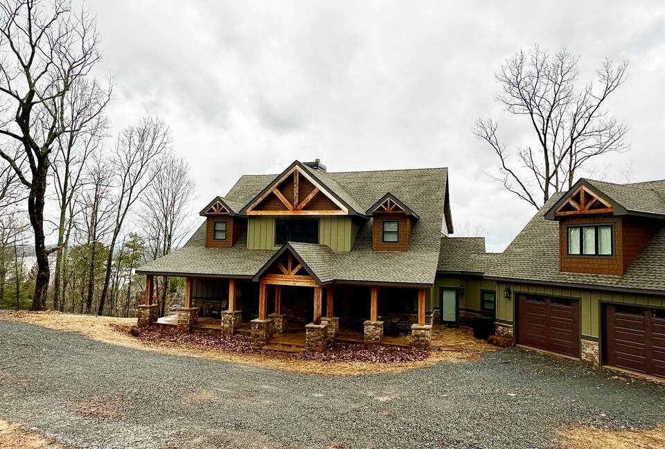 Whispering Winds Mountain Retreat - Ellijay, Georgia