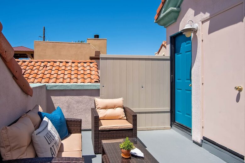 Lucy's Beach House - Oceanside, California