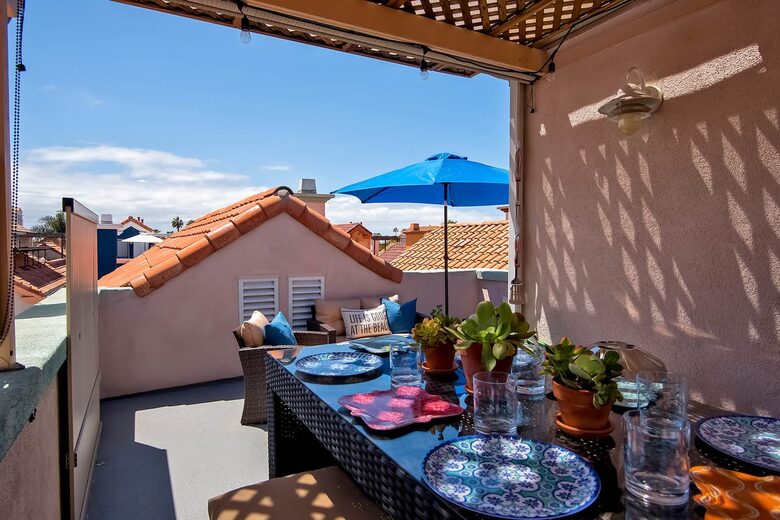 Lucy's Beach House - Oceanside, California