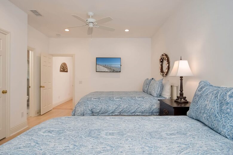 Lucy's Beach House - Oceanside, California