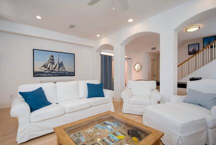 Lucy's Beach House - Oceanside, California