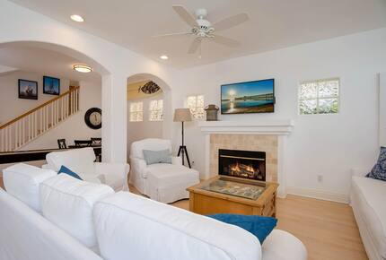 Lucy's Beach House - Oceanside, California