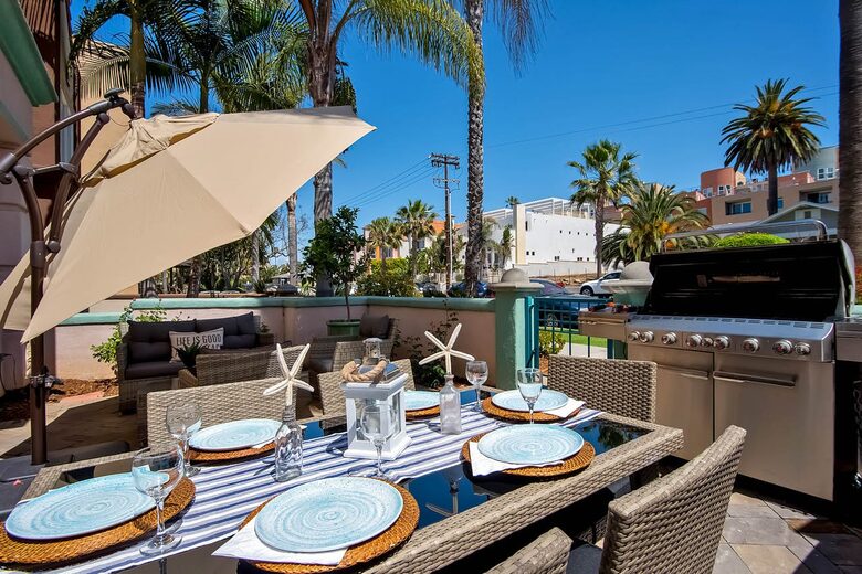 Lucy's Beach House - Oceanside, California
