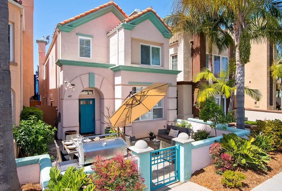 Lucy's Beach House - Oceanside, California