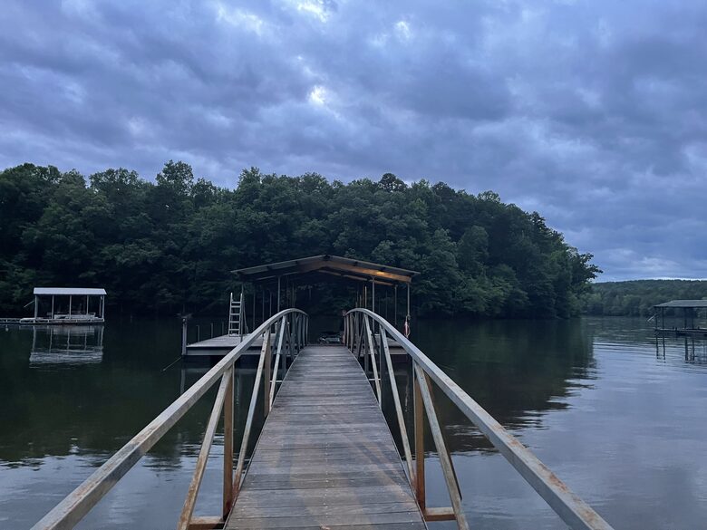 Lake House Retreat on the shores of Lake Hartwell in Seneca - Seneca, South Carolina