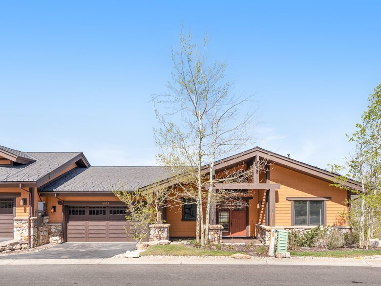Quintess Collection - Whitetail Lodge - Park City, Utah