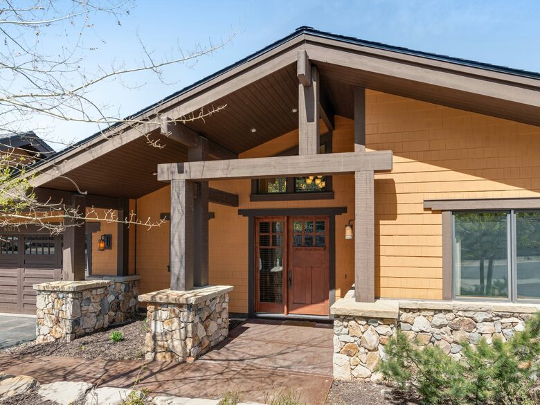 Quintess Collection - Whitetail Lodge - Park City, Utah