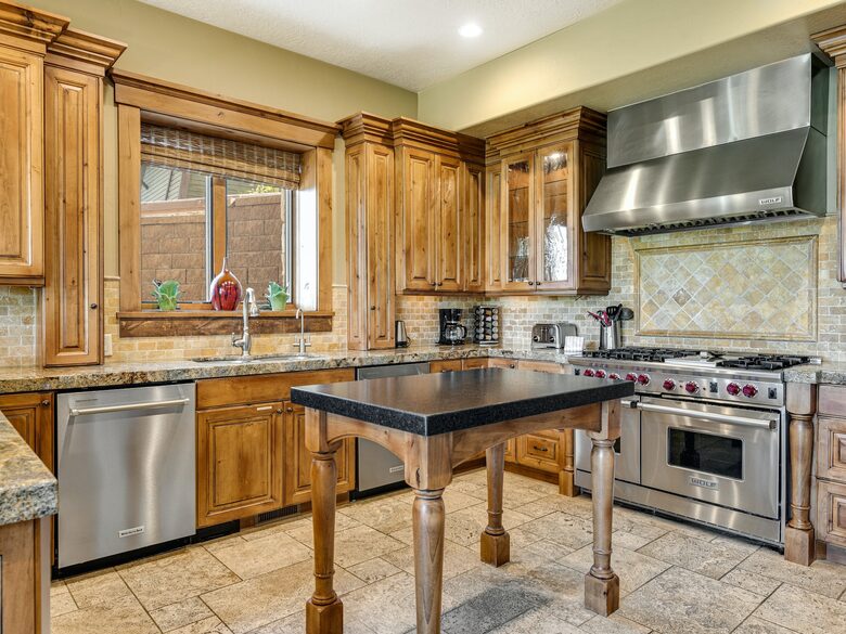 Quintess Collection - Whitetail Lodge - Park City, Utah