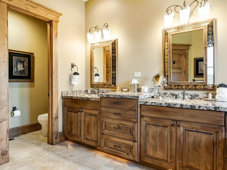 Quintess Collection - Whitetail Lodge - Park City, Utah