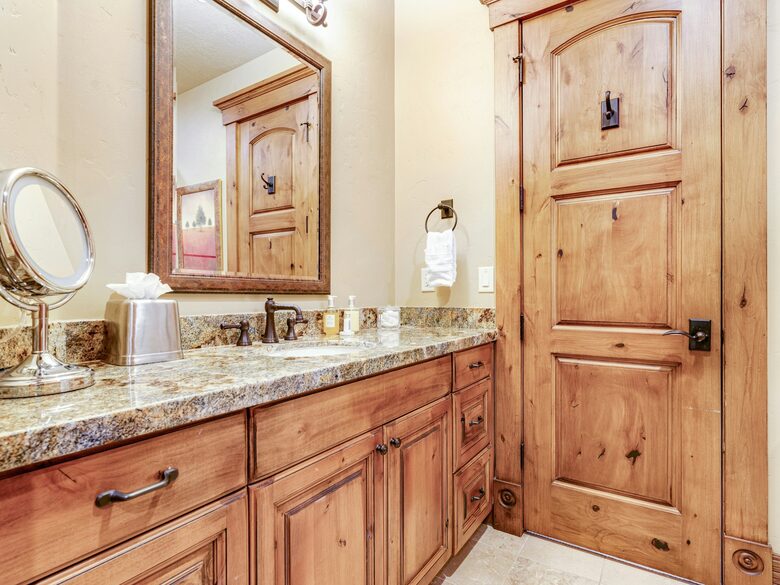 Quintess Collection - Whitetail Lodge - Park City, Utah