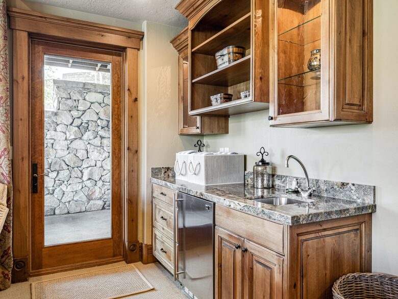 Quintess Collection - Whitetail Lodge - Park City, Utah