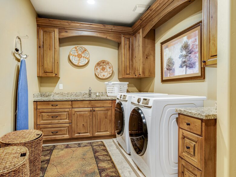 Quintess Collection - Whitetail Lodge - Park City, Utah