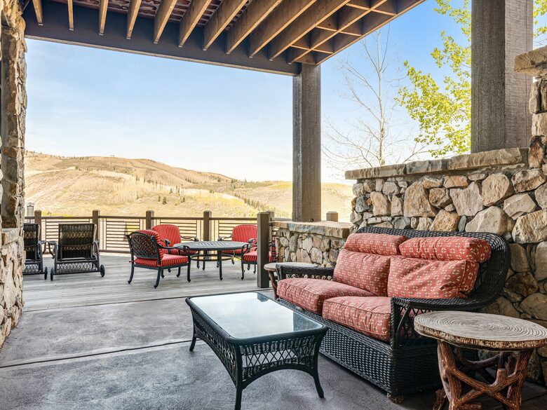 Quintess Collection - Whitetail Lodge - Park City, Utah