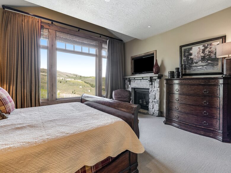 Quintess Collection - Whitetail Lodge - Park City, Utah