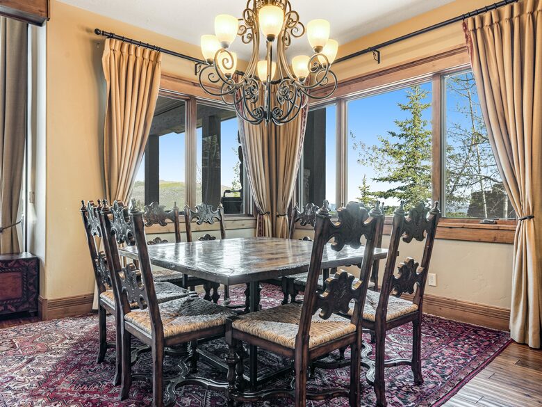 Quintess Collection - Whitetail Lodge - Park City, Utah