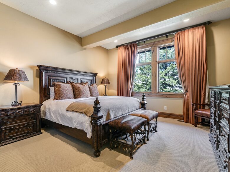 Quintess Collection - Whitetail Lodge - Park City, Utah