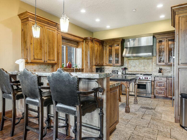 Quintess Collection - Whitetail Lodge - Park City, Utah