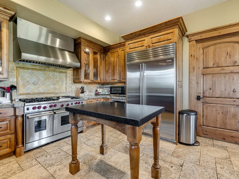 Quintess Collection - Whitetail Lodge - Park City, Utah