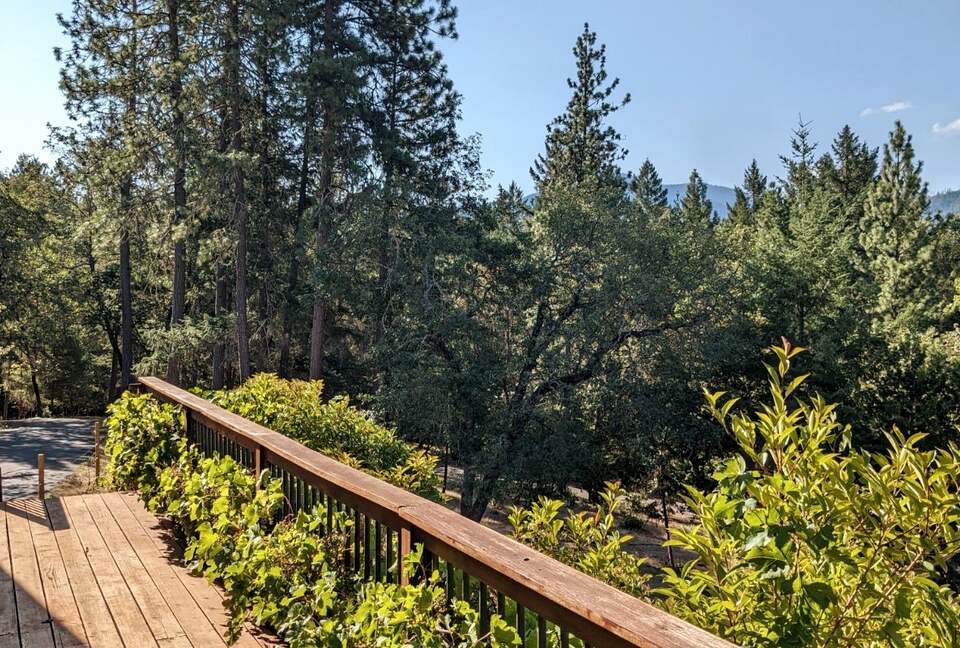 Wine Country Estate - Grants Pass, Oregon