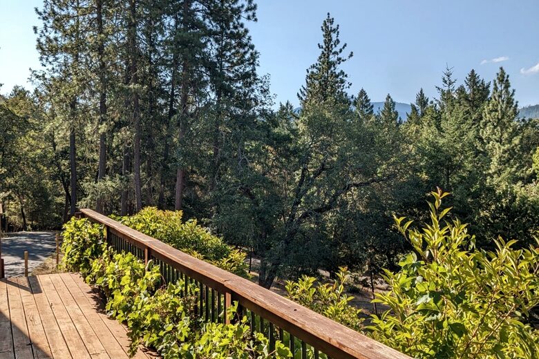 Wine Country Estate - Grants Pass, Oregon