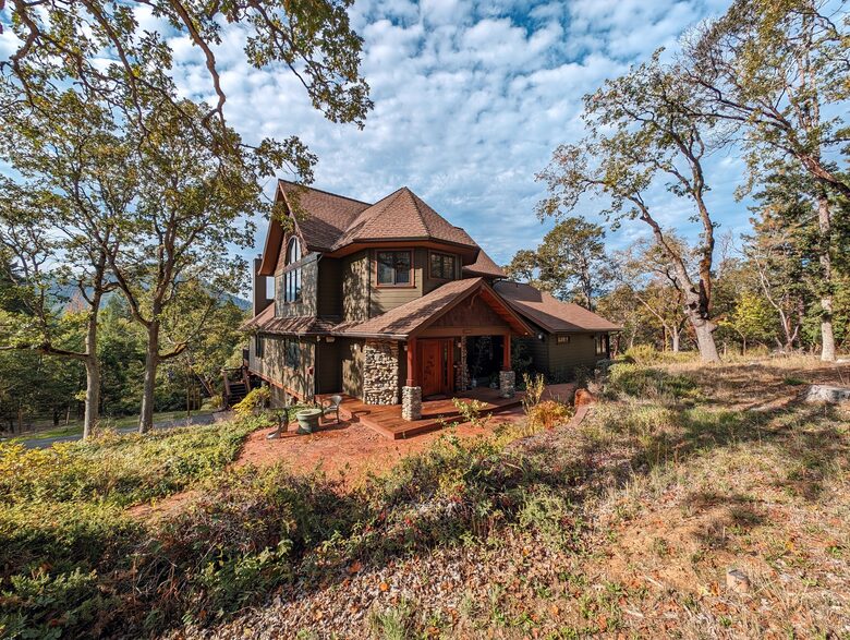 Wine Country Estate - Grants Pass, Oregon