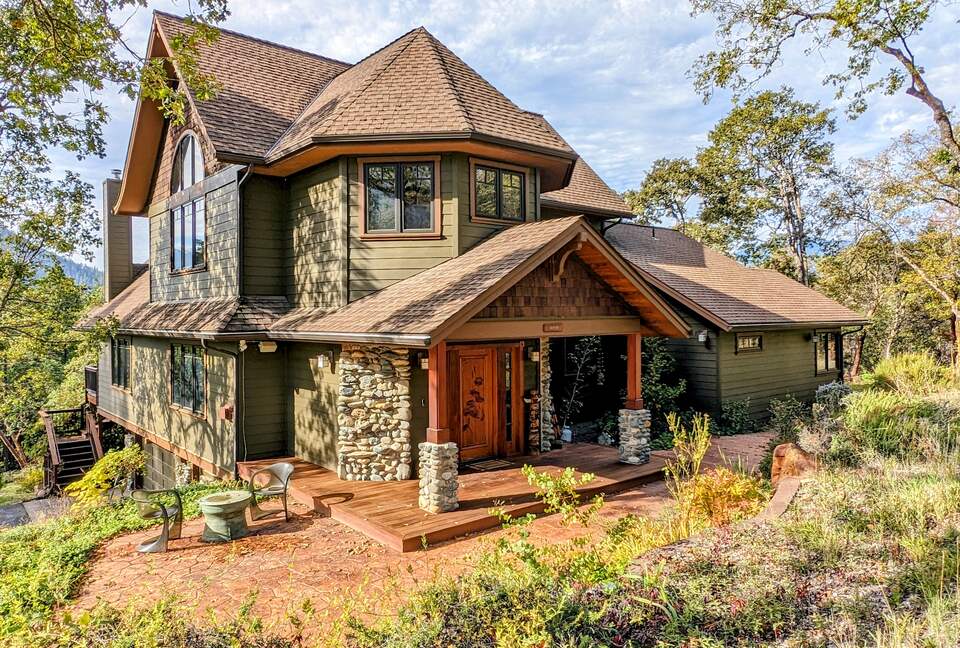 Wine Country Estate - Grants Pass, Oregon