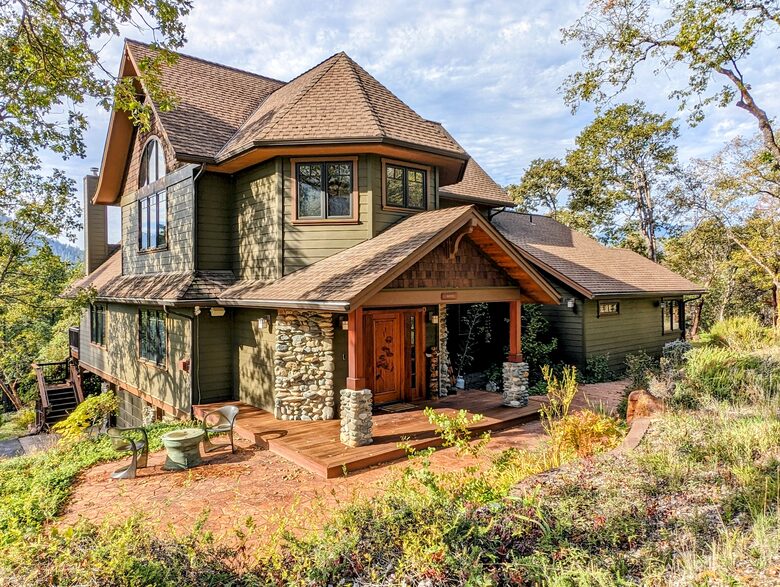Wine Country Estate - Grants Pass, Oregon