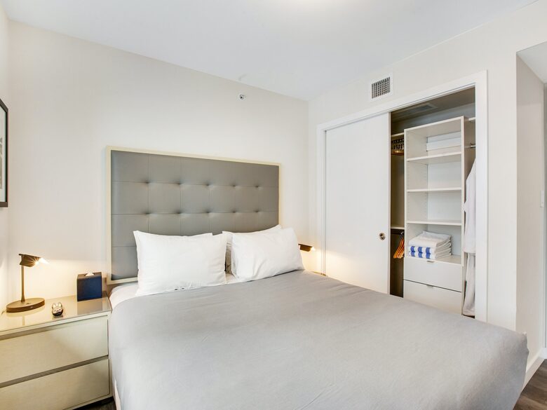 Quintess Collection - The Richards - Vancouver, Canada