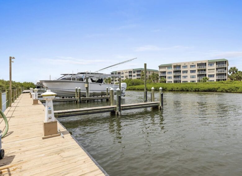 New Smyrna Beach Getaway with Boat Slip, Steps from the Ocean and Town - New Smyrna Beach, Florida