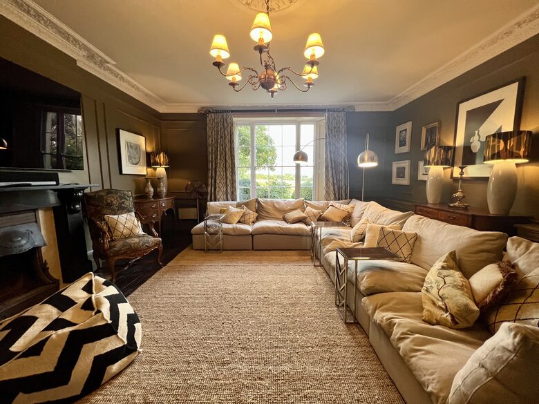 Family Lounge Room with 70inch TV