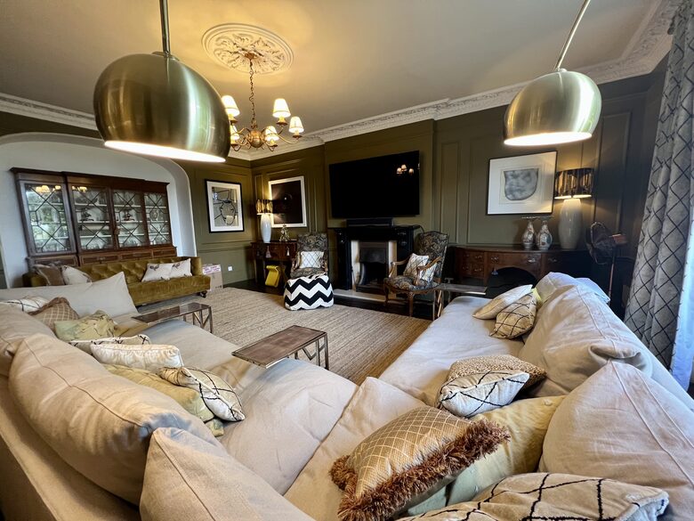 Family Lounge Room with 70inch TV