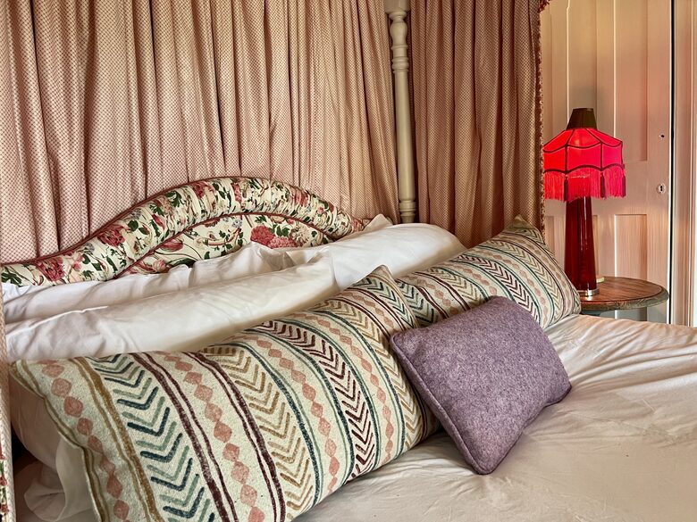 Bedroom 3 - with bow window with river and meadow views