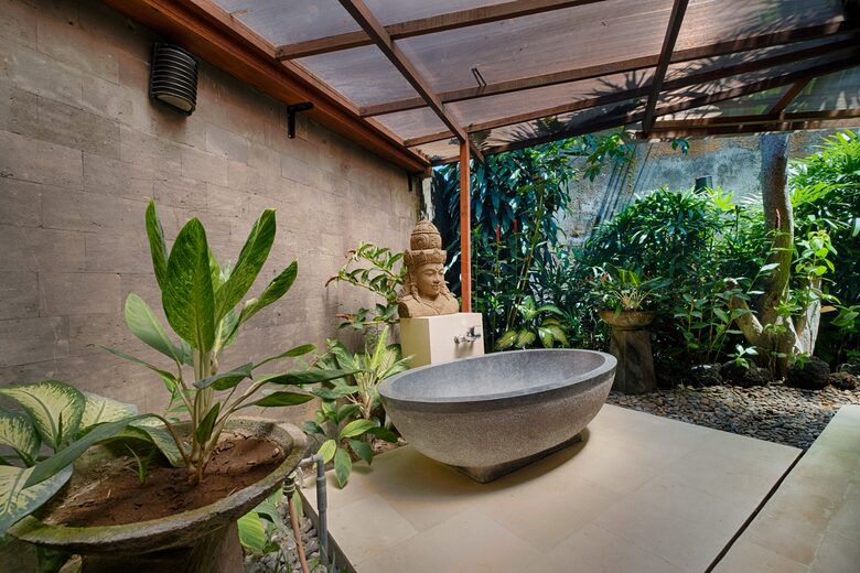 The Hideaways Club - Asmara - Kutta, Indonesia
