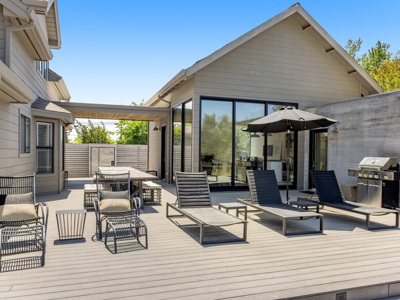 Quintess Collection - Valley Vineyards - Healdsburg, California