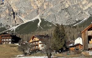 La Sosta Alpine Apartment - Cortina d'Ampezzo, Italy