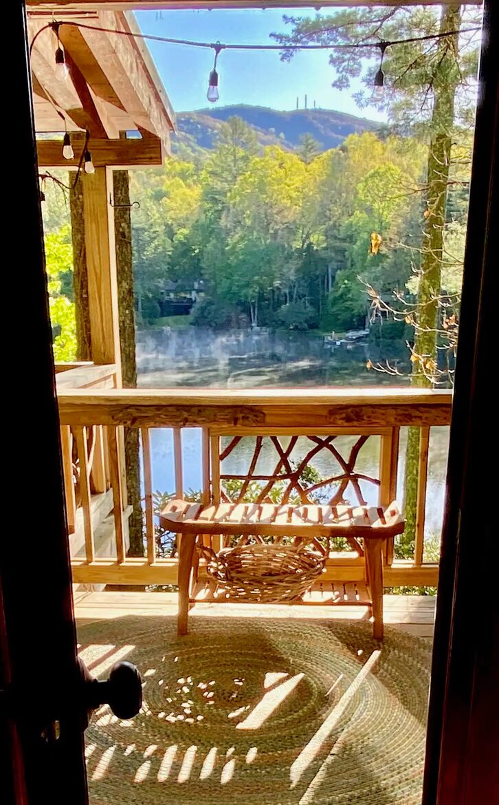Luxury Treehouse at Water’s Edge - Sapphire, North Carolina