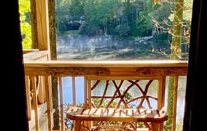 Luxury Treehouse at Water’s Edge - Sapphire, North Carolina