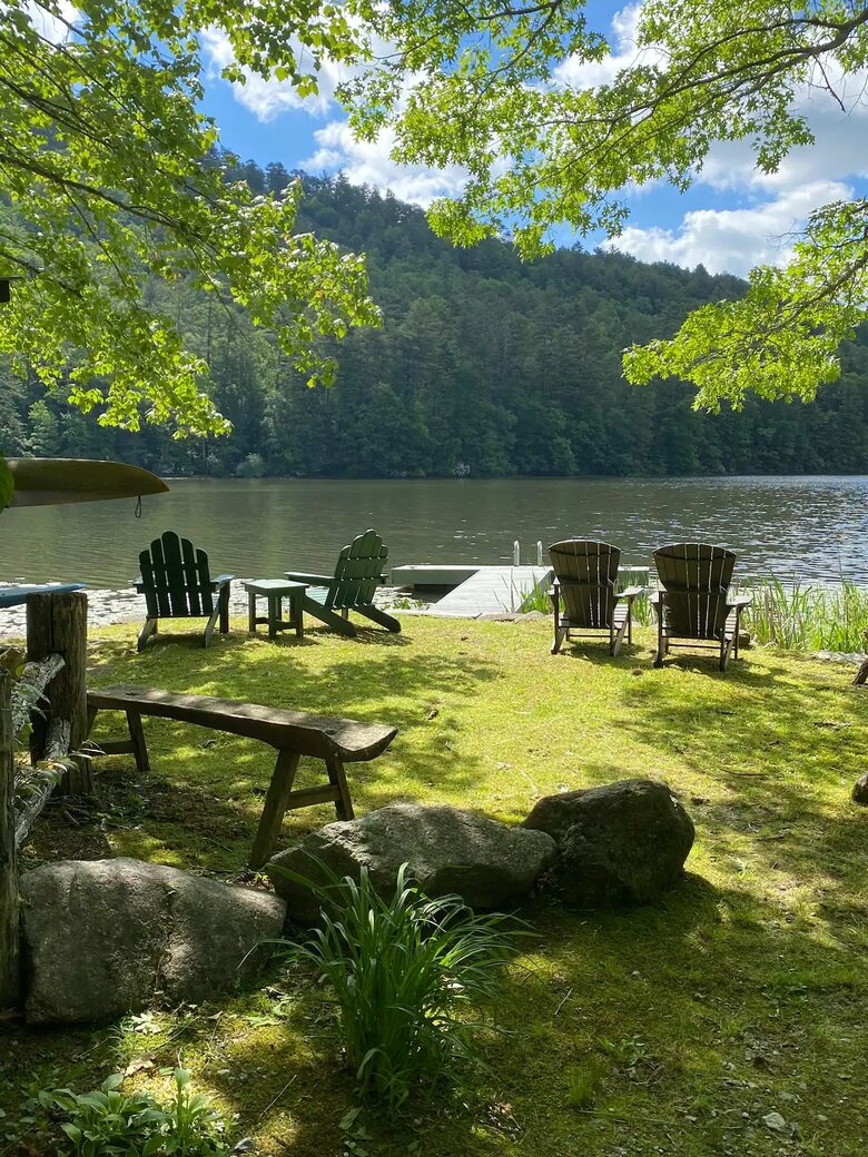 Luxury Treehouse at Water’s Edge - Sapphire, North Carolina