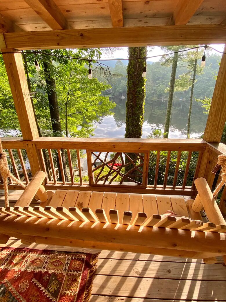 Luxury Treehouse at Water’s Edge - Sapphire, North Carolina