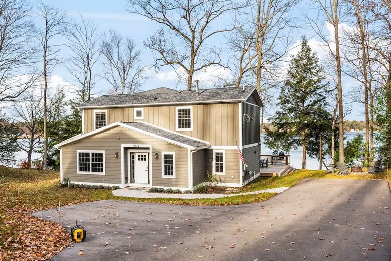 Oasis on Long Lake - Traverse City, Michigan