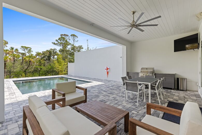 New Smyrna Beach Getaway with Boat Slip, Steps from the Ocean and Town - New Smyrna Beach, Florida