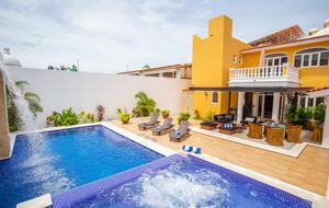 Casa Solaina | With Large Heated Pool & Hot Tub - Puerto Vallarta, Mexico