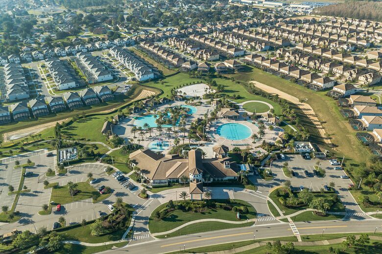 6 Bedroom Home with Private Pool - Davenport, Florida
