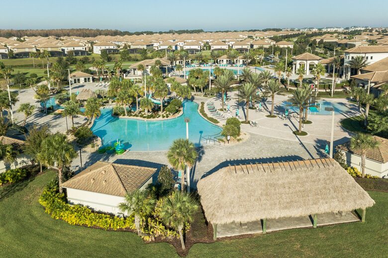 6 Bedroom Home with Private Pool - Davenport, Florida