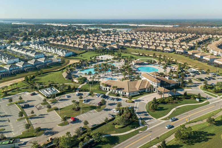 6 Bedroom Home with Private Pool - Davenport, Florida