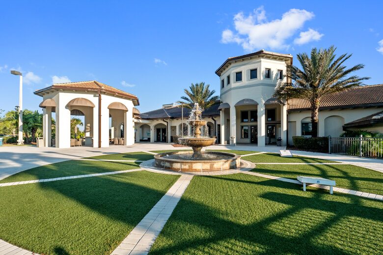 6 Bedroom Home with Private Pool - Davenport, Florida